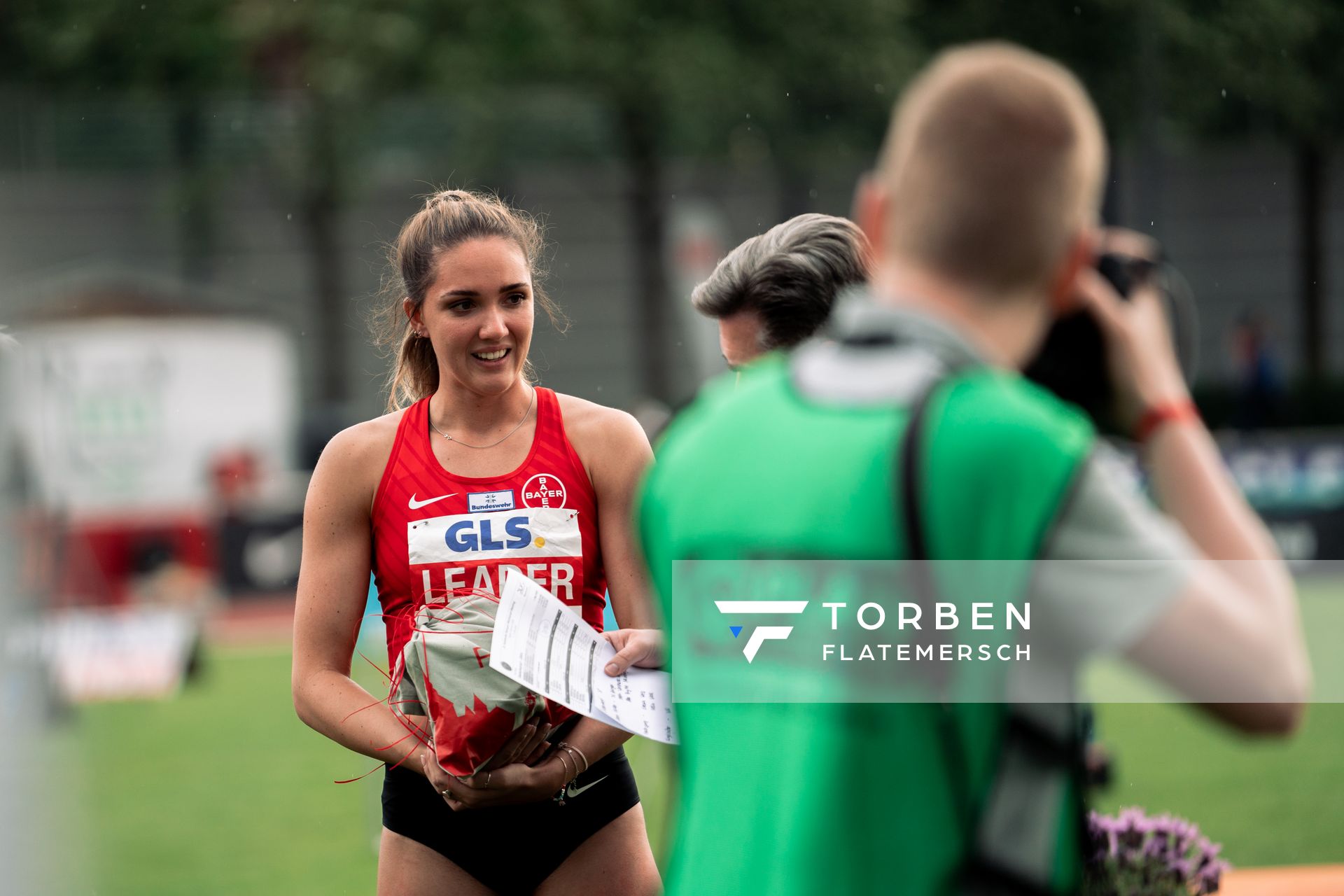 Fuehrende nach den ersten vier Disziplinen: Sophie Weißenberg (TSV Bayer 04 Leverkusen) im Interview am 07.05.2022 beim Stadtwerke Ratingen Mehrkampf-Meeting 2022 in Ratingen